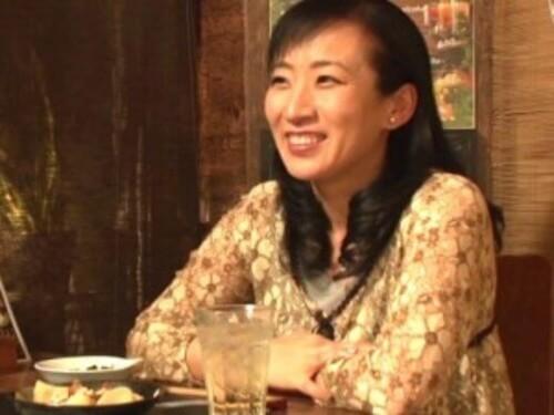 【熟女ナンパ】夫とのSEXで不完全燃焼になる43歳で爆乳奥さまがお酒の力で淫靡に開花！【隠し撮り】