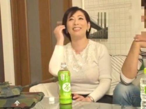 【熟女ナンパ】バブル時代は男遊びの毎日だった主婦♡久しぶりの若棒で昔を思い出し青春カムバック！超絶フェラテク披露の淫乱女