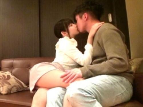 【裏風俗】健気に癒してくれる女の子と足を絡めてのねっとりディープkissから始まり彼女みたいなプレイでいちゃラブセックス