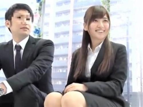 【MM号】会社の同僚の男女にいきなりSEX交渉！ミラー号の車内でヤリたくても言えなかった男の欲望が大爆発しカーセックス！