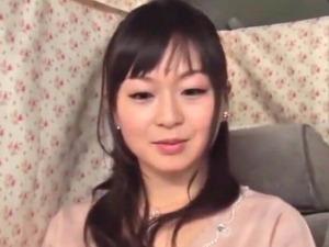 【人妻ナンパ】ランチ帰りの美人な素人ナンパし偽アンケ！見た目に反し剛毛オマンコの美人妻が電マで欲情し妊娠確実な膣内射精!