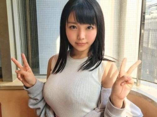 【素人ハメ撮り】喫茶店のハンバーガーを夢中でパクパクする若さ溢れる爆乳娘！HOTELで濃厚ベロチューセックス！