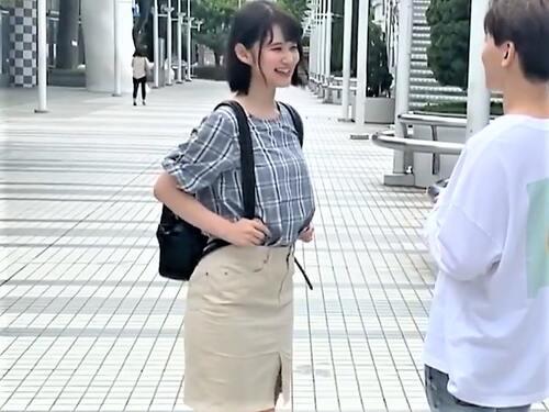【素人ナンパ】10代カレシ持ちのエロカワ女子大生！パンティ素股でギンギンちんこがアソコに擦れて欲情からの本気セックス！