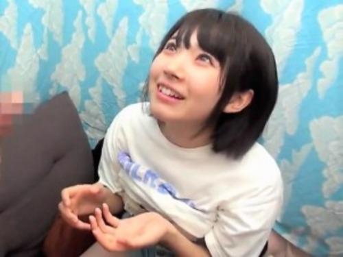 【素人ナンパ】「いっぱいでたぁ❤」」激カワ幼顔なロリ女子大生にHなインタビュー❤超巨根を目の前にした未成年と中出しSEX❤