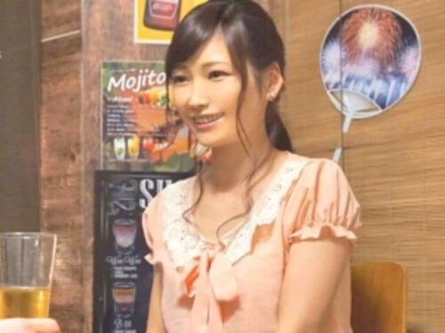 【人妻ナンパ】夫と不仲でストレス溜まってる綺麗なアラサー奥さまが声かけられて行きずりの男と中だしSEX！
