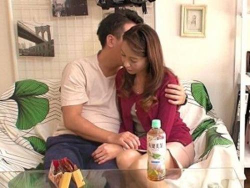 【熟女ナンパ】都市した男性が熟年マダムをヤリ部屋に招待しあの手この手で口説いて中出しSEXするビデオ