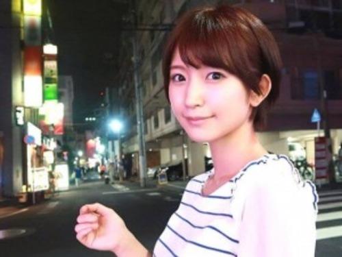 【流出】ショートカットの激カワ爆乳ロリ顔女の子をHOTELに連れ込みハメまくって無許可で中出し＆勝手にAV販売！
