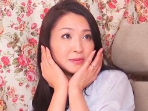 【熟女ナンパ】素敵なドレスが眩しいアラフィフ奥さま！やぁだぁ～と言いつつも身体は正直に男求めてHOTELで本気セックス！