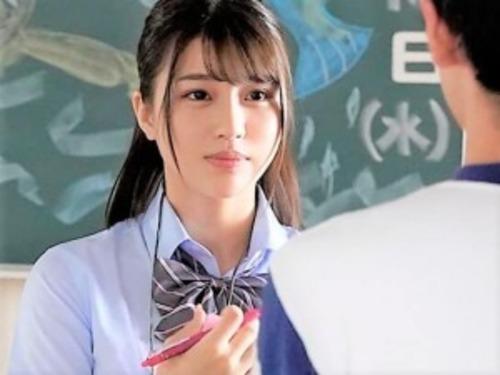【唯井まひろ】可愛すぎる部活マネージャーのせいで練習に身が入らない水泳部員❤女子マネ美少女が一肌脱ぎ優しく濃厚フェラチオ❤
