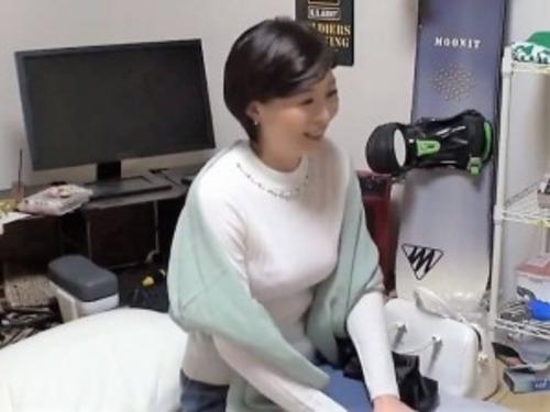 【熟女デリヘル】「Eカップです///」巨乳＆爽やか系のスタイル抜群なアラフィフ美魔女！ネットで大人気の媚薬でメロメロに！