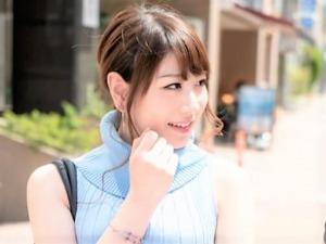 【人妻ナンパ】大人びた美肌のノースリーブ素人ナンパ♡ランジェリーCHECKからのエロ行為に我慢できず不倫カーセックス♡