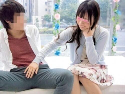 【マジックミラー号】街で見かけた異性友達２人をHな車にご案内！セックスOKな環境でも異性の友情は成立するの？【素人ナンパ】