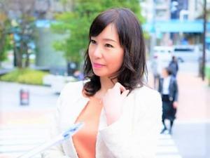 【人妻ナンパ】「中はダメよっ！」アラフィフの美魔女の熟女ナンパ♡ランジェリー確認だけの筈がオトコに欲情しホテルで中出し！