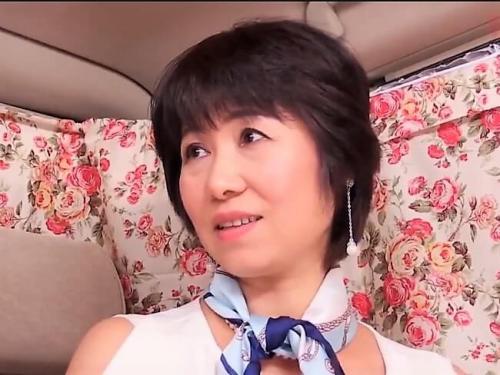 【熟女ナンパ】お孫さんがいるとは信じられないデカパイの美熟女奥様♡下着CHECKからのエロ行為で断れず浮気ファック！