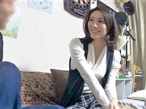 【熟女ナンパ】美魔女な素人ナンパし盗撮されてる部屋に連れ込むナンパ師❤美人過ぎる四十路熟女がキスから始まるフェラチオ不倫