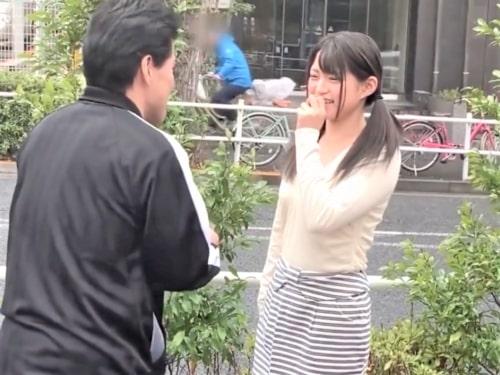 【素人ナンパ】「カラオケに行きました❤」東京に憧れて上京してきた清楚な雰囲気漂う激カワ女子大生❤美少女が素股体験…❤