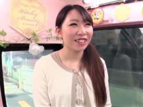 【MM便】清楚で美女な人妻ナンパし偽インタビュー!色気溢れる美人な先生の下着チェックからのパンスト脱ぎカメラ前でオナニー!