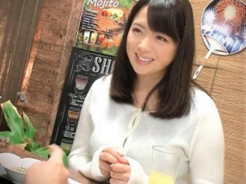 【人妻ナンパ】「夫は仕事かなぁ…」多忙な医者のミニスカ奥様を口説き落とす❤淋し気な爆乳美女がお持ち帰りされ不倫しちゃう❤