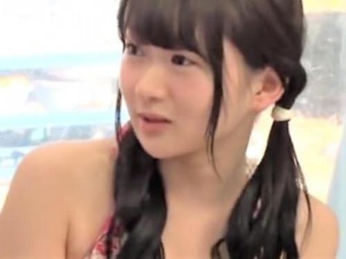 【MM号】「気持ちいいですか？♡」ロリ水着ウエスト細すぎ女の子が草食系男子のオナニーのお手伝いから筆下ろしSEXへ！