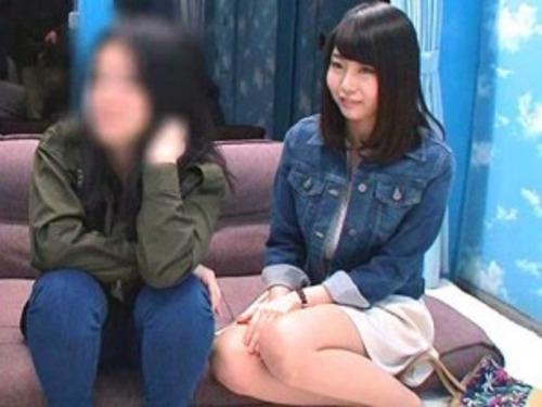 【春宮すず】リアル女子大生の人気AV女優が大学近くでミラー号に乗車！ミラー越しの友達の目の前で羞恥セックスを披露！