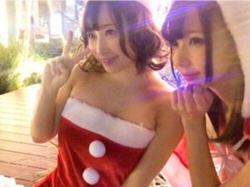 【素人ナンパ】サンタコスに身を包んだ２人組美女！お互い恥ずかしながらもお互いのスケベさに驚きながらベッドイン！