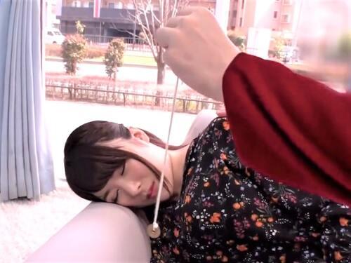 【MM号】清楚なOLおっぱい娘が催眠療法でメス犬に豹変し通行人と❤街で爆乳デカパイの素人美人ナンパし催眠術で洗脳に挑戦❤