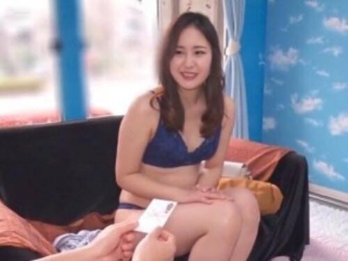 【マジックミラー号】美熟女奥さまにナンパ師が下ネタアンケートと若い男のチンコで下心を引き出す！【熟女ナンパ】