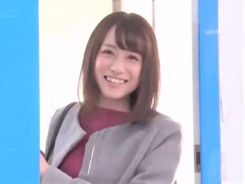 【MM号】「こんにちは❤」吹奏楽サークルの明るいJDお姉さん❤100の質問中にいきなり全裸男が飛び入り参加【素人ナンパ】