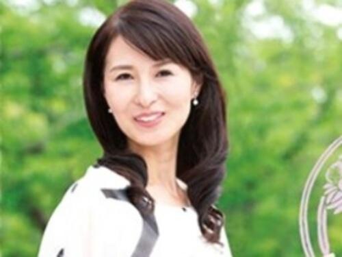 【四十路熟女】夫とのセックスでイッたことがない元会社員の綺麗な奥様！快楽を求め知らない男性の男根を貪りつくす･･･