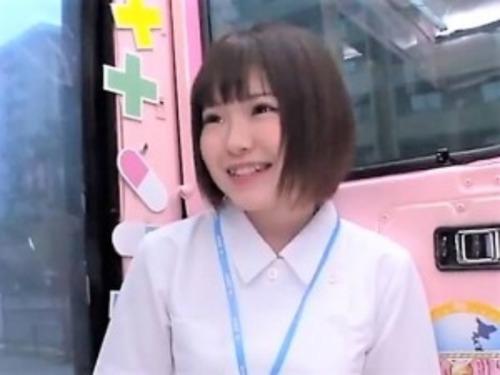 【マジックミラー便】笑顔が癒やされる激カワ巨乳ナース！連続ちんこ抜きからおまんこが火照ってしまい膣内射精セックス！