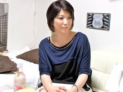 【人妻ナンパ】「やだ~❤ズルしたじゃん~❤」巨乳おっぱいの素人ナンパし盗撮されてる部屋に招待❤膝枕からのザーメン中出し❤