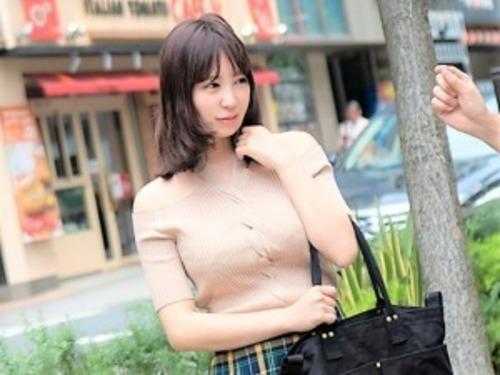 【素人ナンパ】街行くデカパイ爆乳な色白の美少女ガチナンパ❤着エロと称して下着見せるだけがフェラチオ騎乗位ザーメン膣内射精♡
