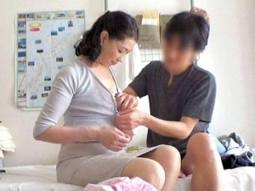 【五十路熟女】もう女性として終わっているからと夫婦性活引退状態のおば様が若者に口説かれて女を思い出しセックス！