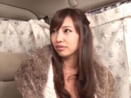 【人妻ナンパ】笑顔が可愛い20代人妻！びっくりしながらも下着を見せてくれる奥さまとHOTELで不倫妊娠確実SEX！