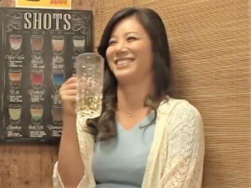 【熟女ナンパ】肉付きの良いアラフォー美女奥様！どうせワンナイトラブだからと酒の勢いで性欲欲望剥き出し大胆交尾！ 美熟女