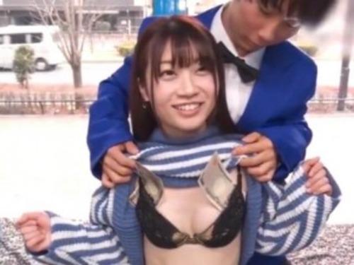 【MM号】大学の研究室で隠れSEXしている女子大生！激カワ&ヤリマン超ビッチ娘ですんなりセックスまでしちゃいました！