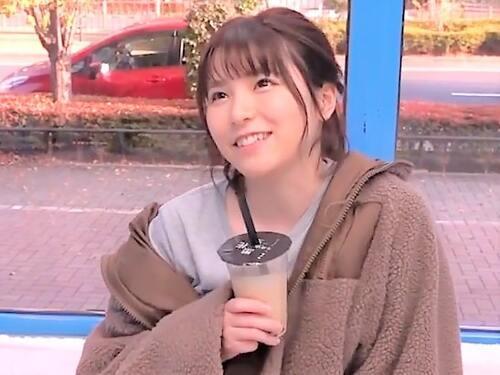 【MM号】恥ずかしがる姿も可愛い韓流メイクが似合う激カワ小動物系ロリ娘！汚れのない敏感ウブな身体に容赦なくちんこIN!