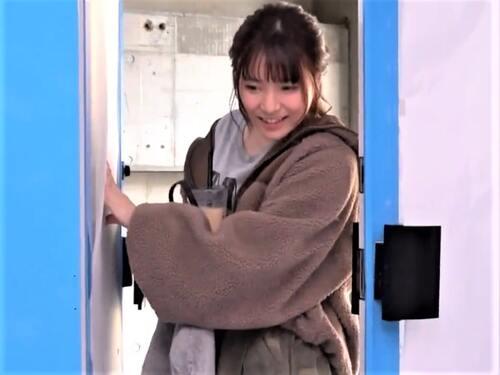 【MM号】「カッコいい//」ライブ待ちをしていた韓流メイクの小動物系スカート娘！清楚系なロリ娘がマッサージ師と騎乗位ハメ