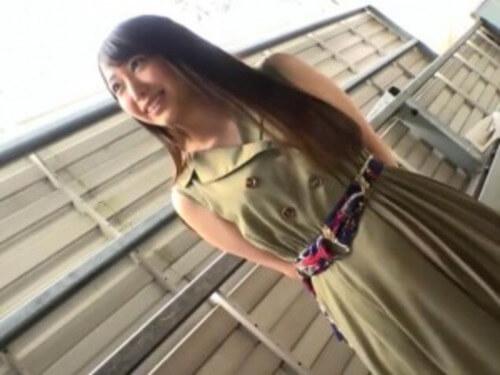 【素人ナンパ】ロングヘアーが似合うスケベで激カワなJDが欲情してカーセックス！