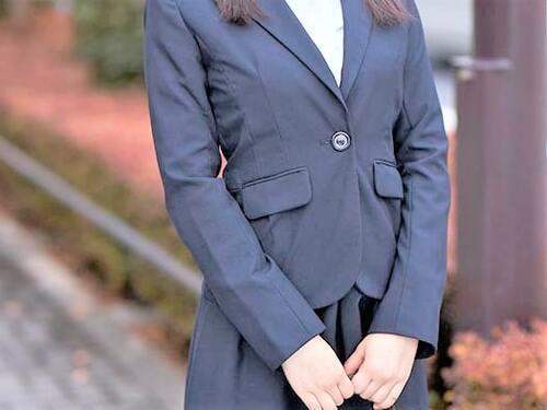 【MM号】就活生に内定を武器にスケベ面接する悪徳企画！着慣れないスーツ姿の美人お姉さんにゲス男がザーメン中出しSEX!