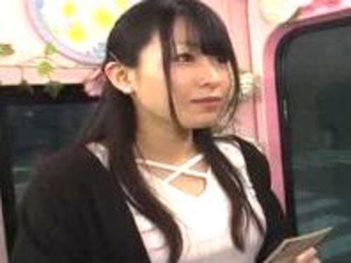 【マジックミラー便】モデルのような美少女大学生が恥じらい素股で愛液が溢れちゃう。我慢できずヌルッとデカチンを挿入！