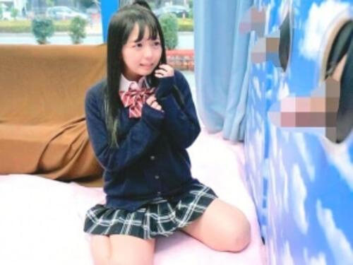 【MM号】女子〇生のカノジョが並ぶチンコの中からカレシのを選ぶ！間違えたらゴムなし中出し！【素人ナンパ】