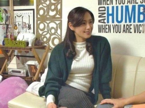 【熟女ナンパ】イケメンの口説き文句を本気にしてしまい夫以外のチ〇コを受け入れてしまう！