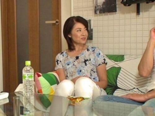 【五十路熟女】尽きることない性欲で男をGETしてきた専業主婦！誰も見てないからもっと大胆になって…