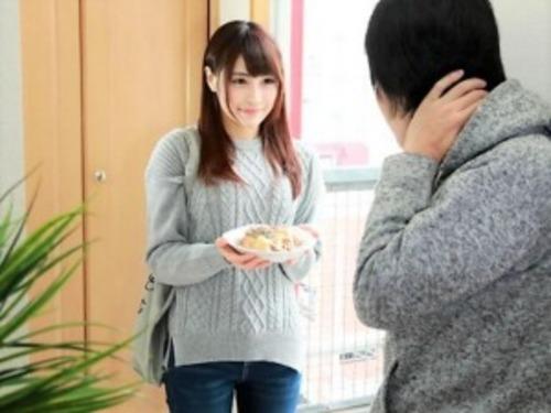 【人妻NTR】「新じゃがは皮ごと食べれます❤」シングルファーザーに同情する爆乳な奥様❤美人すぎて理性崩壊した男にネトラレ