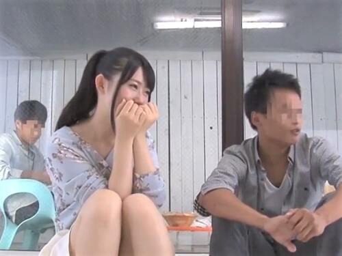 【女子大生】マジックミラーの向こうに大好きなカレシ！その眼前で清楚な雰囲気JDと友人が素股❤カレピの前で浮気しちゃう!?