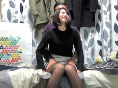 【素人ナンパ】ピュアさを利用され激落ち中の美少女は励ましてくれたナンパ師を信用してしまい裏切りからのkissで男に堕ちる