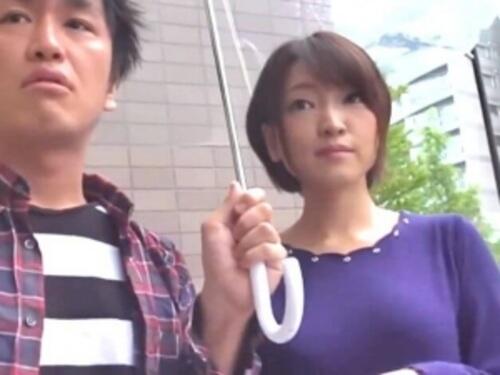 【マジックミラー号】壁から生えている四本のチンポから彼氏のチンポ当てたら大金GET！外したら中だし罰ゲーム！【素人ナンパ】