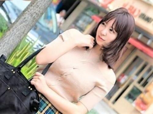 【素人ナンパ】街行く細身&爆乳な色白の美少女ガチナンパ！着エロと称して下着見せるだけがフェラチオ騎乗位ザーメン中出し♡