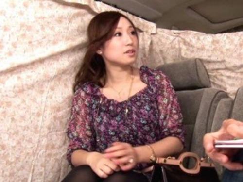 【人妻ナンパ】セクシーTバックを履いているという明るくて綺麗な奥さま！下着確認からのＨな行為に欲情しHOTELで不貞行為！